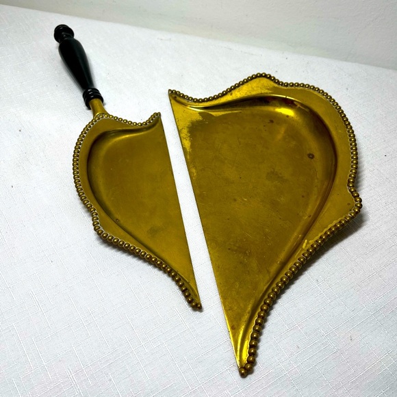 Antique Crumb Catcher / Tray & Scraper, Silent Butler, Heart Shaped. Brass. RARE - Picture 1 of 7